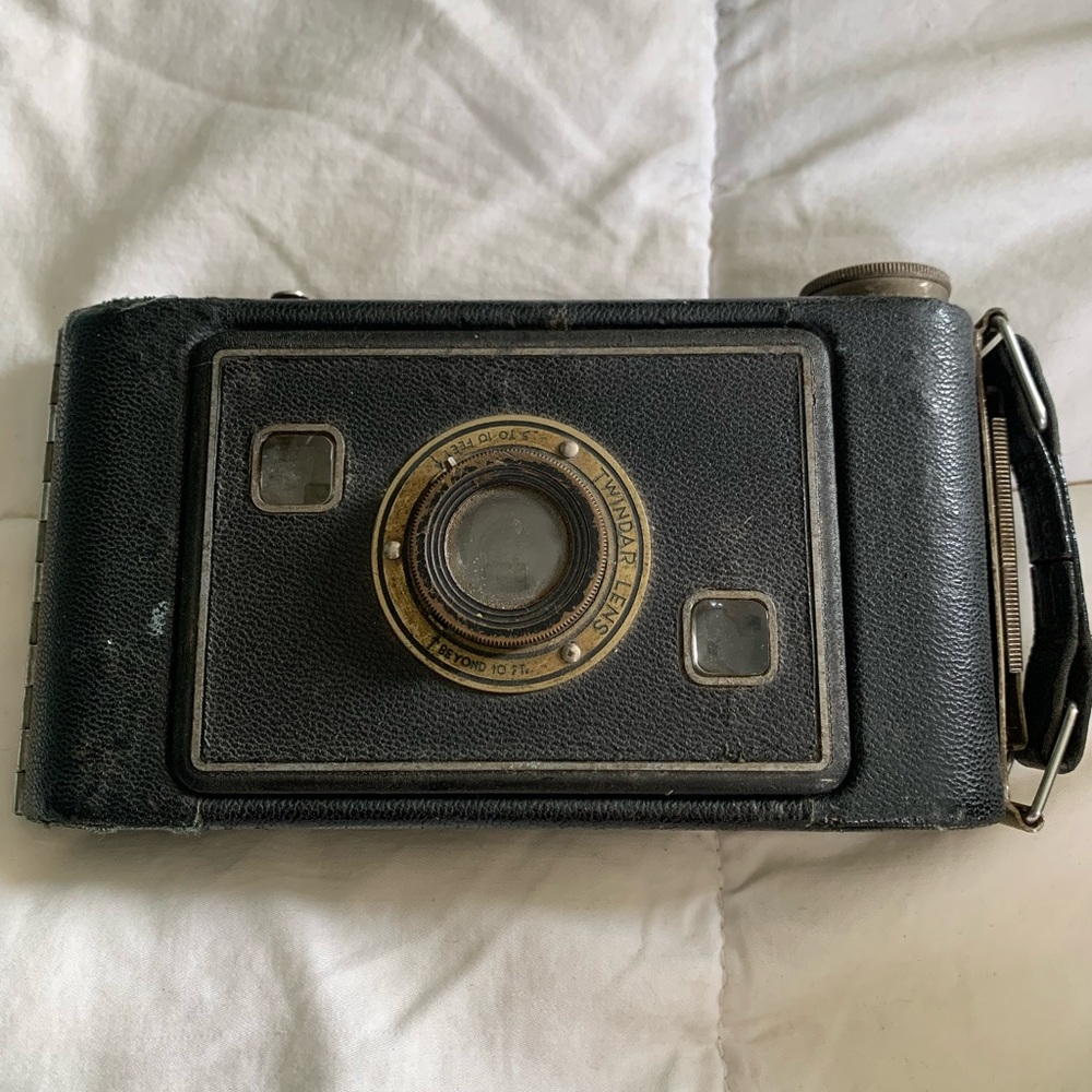 Jiffy Kodak Six 20 Series 2 Canadian Made circa. 1934